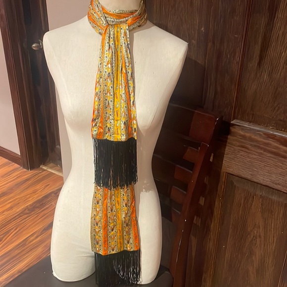 Accessories - UNIQUE SCARF